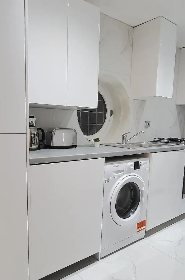 Stunning 2 Bedroom Apartment In Canary Wharf - Morland Apartments London
